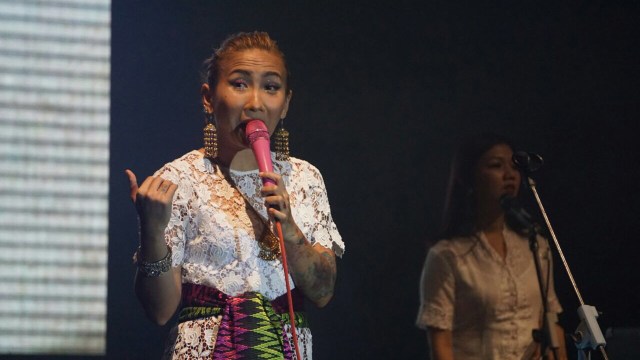 Ten2Five di MocoSik Festival 2018 (Foto: Regina Kunthi/kumparan)