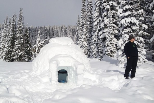 Bagaimana Igloo Menjaga Orang di Dalamnya Tetap Hangat? (1)