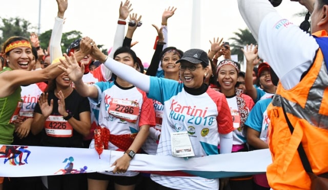 Menlu Retno ikut Kartini Run 2018. (Foto: Instagram @retno_marsudi)
