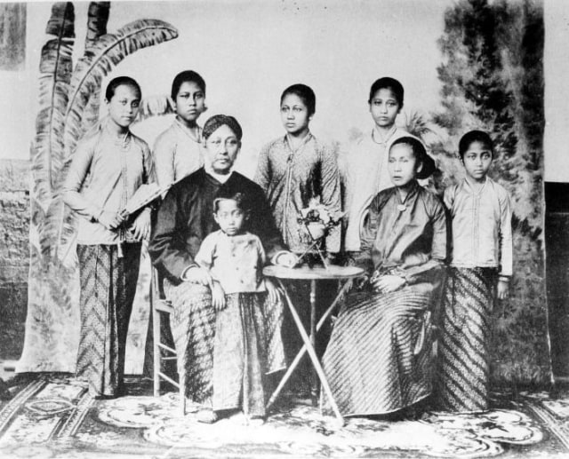Potret keluarga R.A.Kartini  (Foto: Dok.Wikimedia Commons)