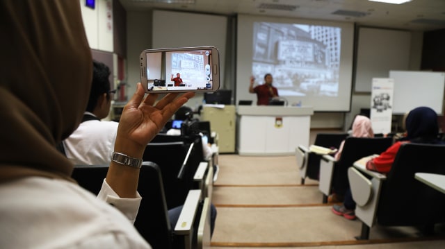 Workshop Penulisan dan Fotografi untuk TKI. (Foto: Prima Gerhard/kumparan)