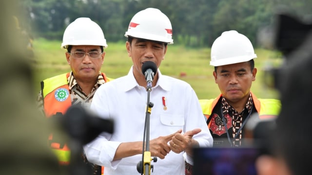 Jokowi tinjau Bandara JB Soedirman di Purbalingga (Foto:  Biro Pers Setpres/Laily Rachev )