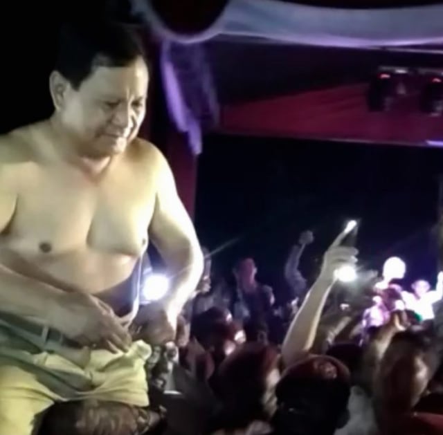 Berapa Harga Telanjang Dada Prabowo?