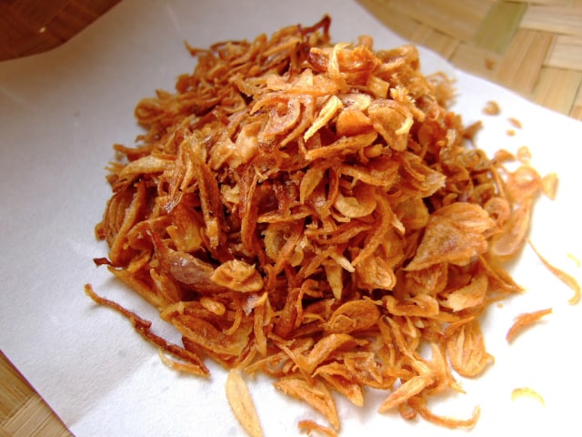 Ilustrasi bawang goreng (Foto: flickr/ yennhitran88)