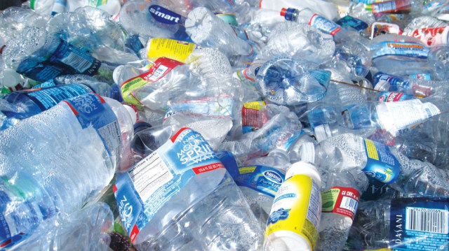 Bahaya plastik bagi kesehatan tubuh dan lingkungan
