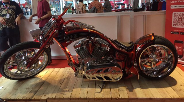 Motor full custom--pro street ekstrem (Foto: Citra Pulandi Utomo/kumparanOTO)