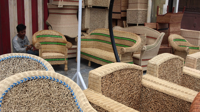 Daya saing industri rotan di Medan. Foto: Antara/Septianda Perdana