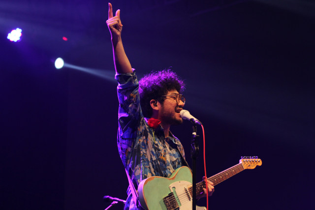 Kunto Aji & Adhitia Sofya Bikin Galau di acara Diesnatalis President University ke-16 ! (3)