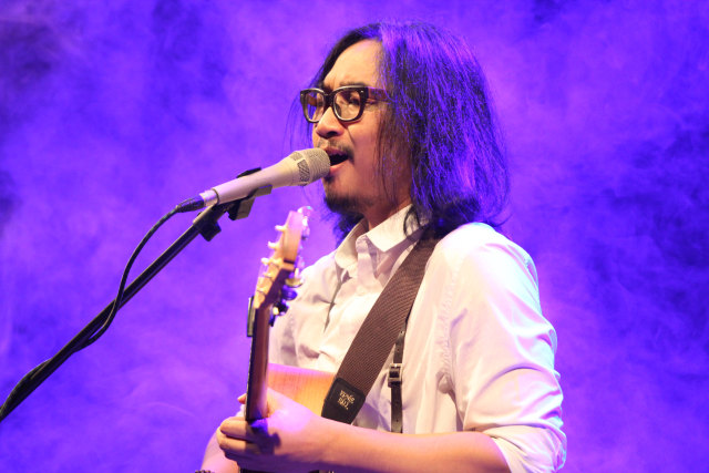 Kunto Aji & Adhitia Sofya Bikin Galau di acara Diesnatalis President University ke-16 ! (4)