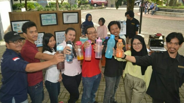 Mahasiswa FKH UGM Kampanye Bawa Botol Minum Tiap Kuliah