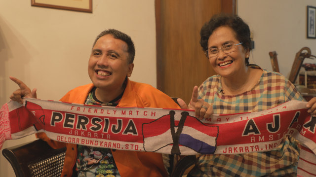 Gugun Gondrong bersama Ibunda (Foto: Retno Wulandhari Handini/kumparan)