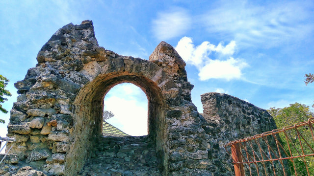 Benteng Otahana, Gorontalo (Foto: Wikimedia Commons)