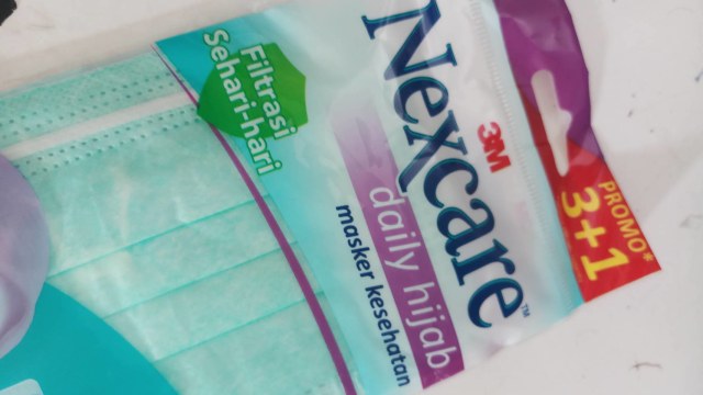 Masker Kesehatan untuk Wanita Berhijab