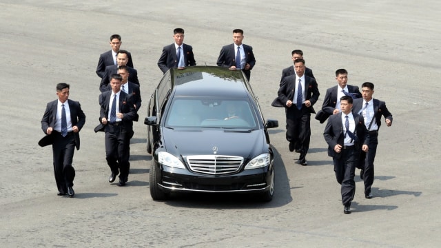 Pasukan penjaga Kim Jong-un. (Foto: Korea Summit Press Pool via AFP)