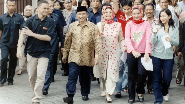 Amien Rais dan keluarga di Yogya. (Foto: AFP)