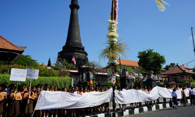 Ratusan Siswa di Bali Gelar Aksi Desak Pemerintah Blokir Situs Porno