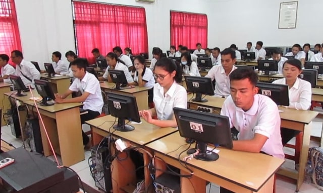 Peserta UNBK Kejar Paket C di Bali Terganjal Tak Bisa Komputer