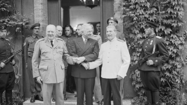 Churchill, Harry S. Truman, dan Stalin (Foto: wikipedia commons)