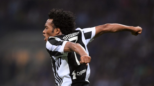 Cuadrado sang protagonis. (Foto: Reuters/Alberto Lingria)