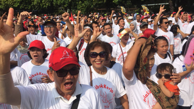 Relawan Jokowi di CFD (Foto: Raga Imam/kumparan)