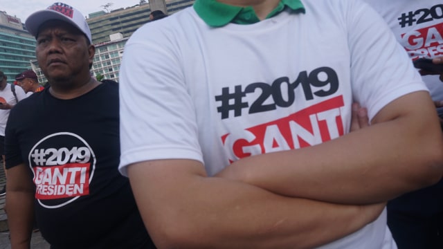 Aksi #2019GantiPresiden di CFD (Foto: Fanny Kusumawardhani/kumparan)