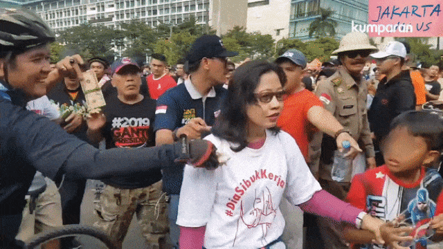 Seorang Ibu dan anaknya diintimidasi di CFD (Foto: Others/Youtube)