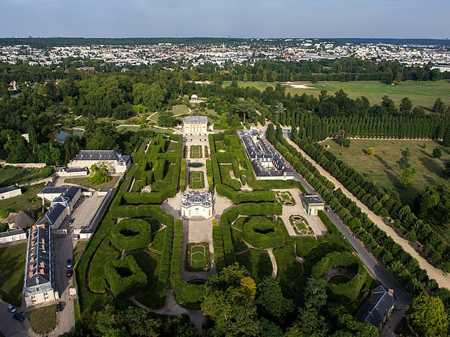 Istana Versailles: Simbol Kekuasaan Absolut Raja-raja Prancis (3)