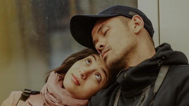 Chicco Jerikho dan istri. (Foto: Instagram @chicco.jerikho)