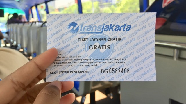 Suasana Bus Wisata Transjakarta (Foto: Shika Arimasen Michi/kumparan)