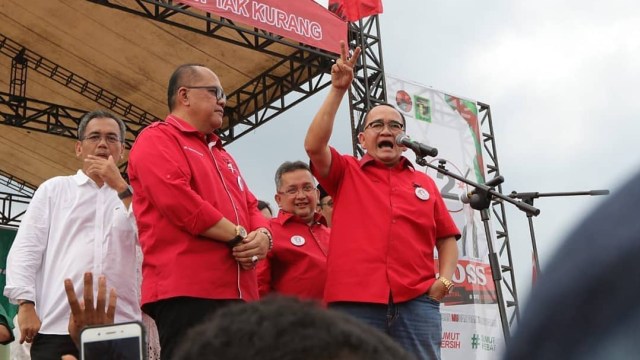 Ruhut Sitompul menjadi juru kampanye. (Foto: instagram @ djarotsiharofficial)