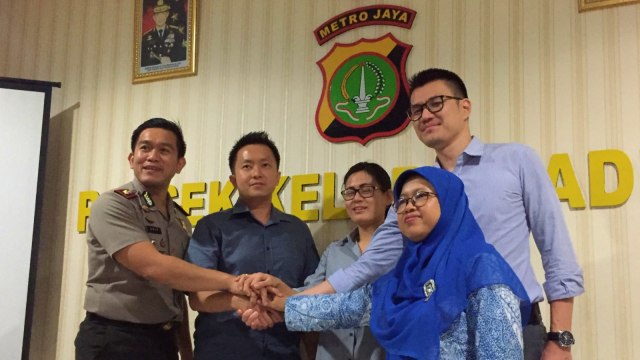 Mediasi orangtua balita di Mal Kelapa Gading. (Foto: Fachrul Irwinsyah/kumparan)