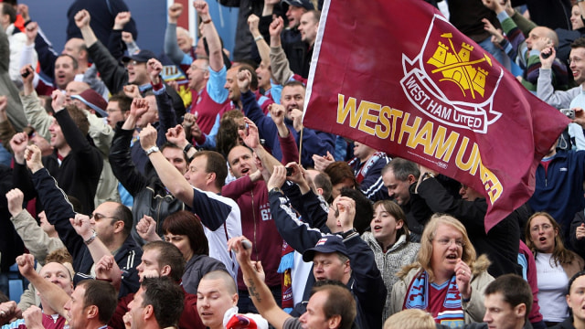 Suporter West Ham United (Foto: AFP/Paul Ellis)