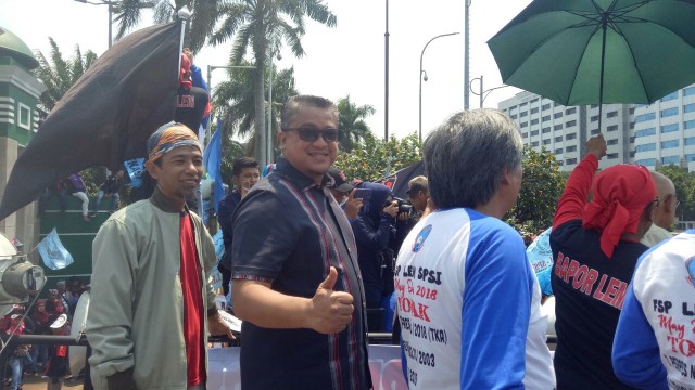 Dede Yusuf di Mobil Komando Demo Buruh (Foto: Adim Mugni/kumparan)