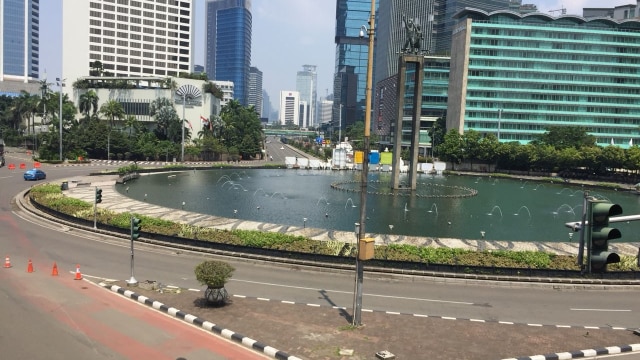 Suasana di Bundaran HI saat demo buruh. (Foto: Fachrul Irwinsyah/kumparan)