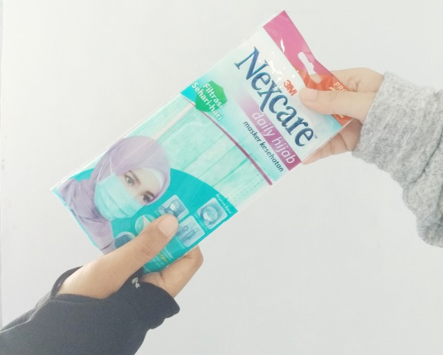 Indahnya Berbagi, Walau Hanya dengan Sebuah Masker Kesehatan