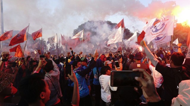 Massa demo buruh membubarkan diri. (Foto: Helmi Afandi Abdullah/kumparan)