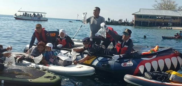 KKP Melalui Stasiun KIPM Luwuk Banggai Lepasliarkan BCF dan Lobster Under Size (1)