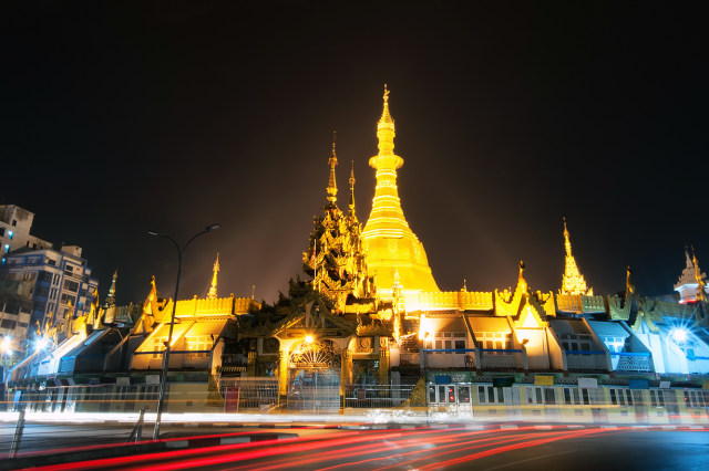 Menjelajahi 4 Pagoda Spektakuler di Myanmar (3)