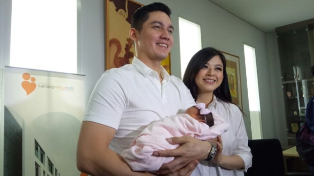 Samuel Zylgwyn, Franda, dan anaknya. (Foto: DN Mustika/kumparan)