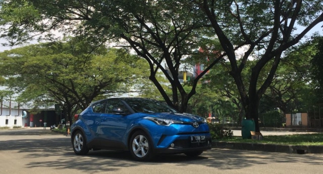Toyota C-HR (Foto: Gesit Prayogi/kumparanOTO)