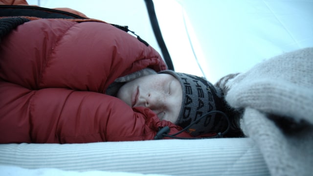 Penggunaan Sleeping Bag. (Foto: Flickr / aevar arnjoro)