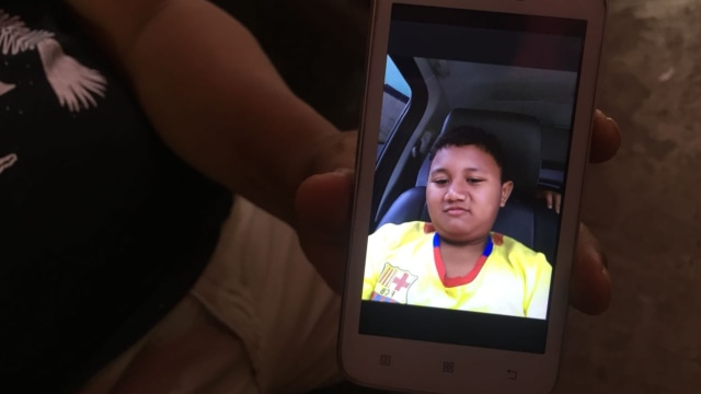 Foto Mahesa di ponsel ayahnya. (Foto: Mirsan Simamora/kumparan)
