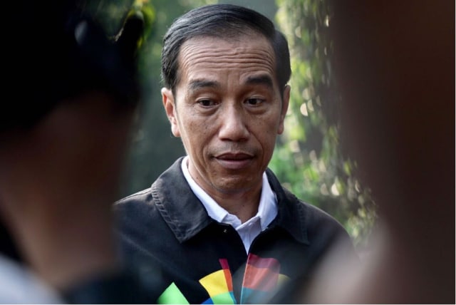 Joko Widodo dengan Jaket Asian Games. (Foto: dok. Biro Pers Setpres)