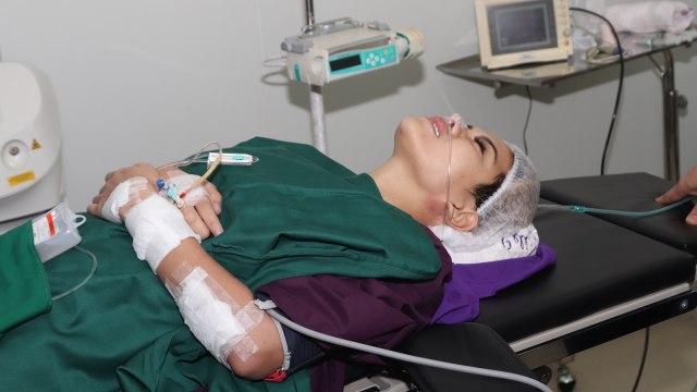 Operasi Nikita Mirzani (Foto: Munady Widjaja/kumparan)