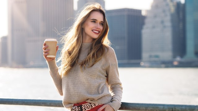 Ilustrasi perempuan muda bahagia. (Foto: Thinkstock)