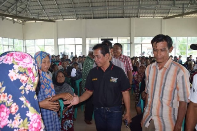Bupati Mesuji Khamami, Turun Langsung Temui Warga dan Mengecek Bantuan Dari Kementerian PUPR