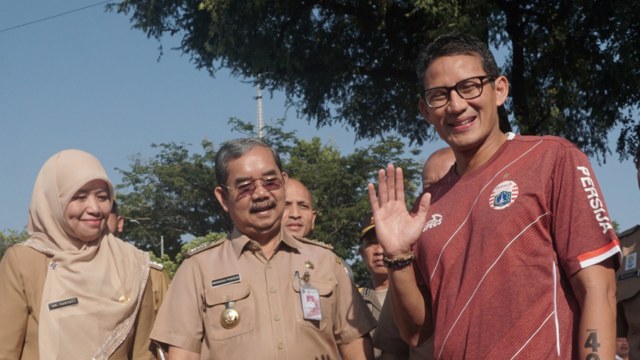 Sandiaga Uno tiba di Lapangan Banteng (Foto: Fanny Kusumawardhani/kumparan)
