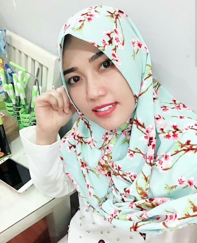 7 Potret Manis Via Vallen dengan Hijab (6)