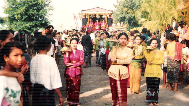 Pernikahan ala Suku Sasak. (Foto: Flickr /  Fahrur Rozi)