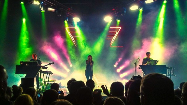 Chvrches (Foto: Wikimedia Commons)